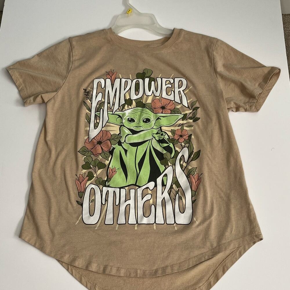 Star Wars Baby Yoda Brown T-shirts for Women Size Extra Large